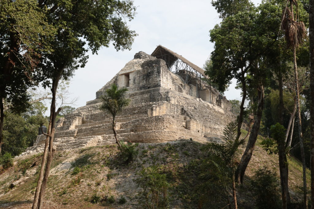 El descubrimiento de una ciudad milenaria maya en la selva de México –